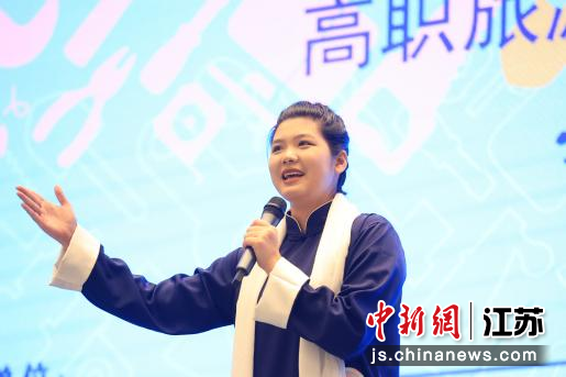 参赛选手在比赛中。中新社记者 泱波 摄 参赛选手在比赛中。中新社记者 泱波 摄